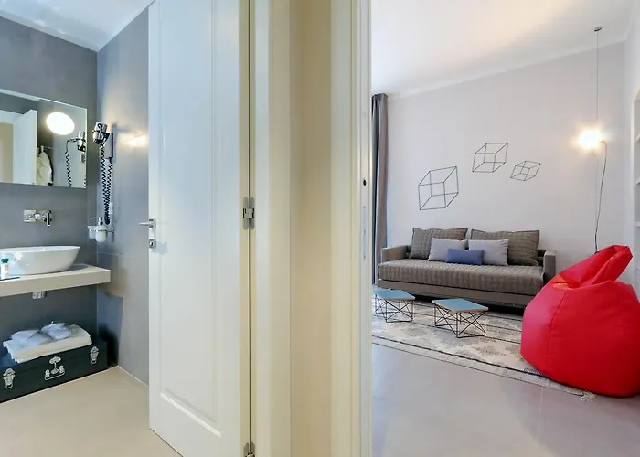 Propaganda Apartment *